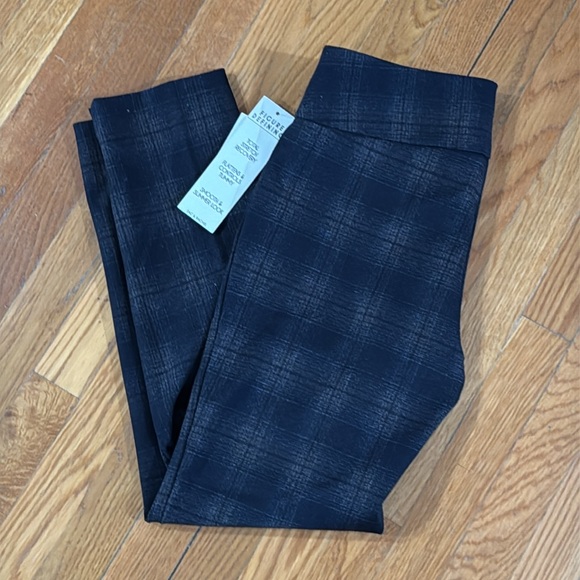 NWT Zac & Rachel Figure Defining Plaid Pants - Picture 3 of 5
